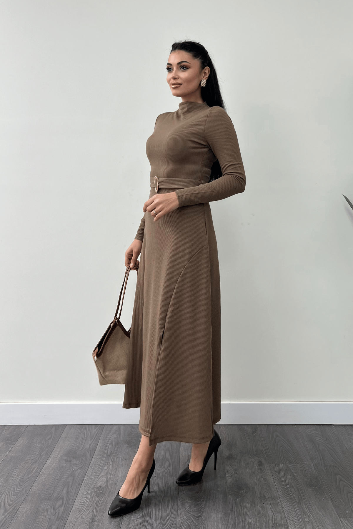 Triko Kumaş Kemer Detaylı Elbise - KAHVERENGİ