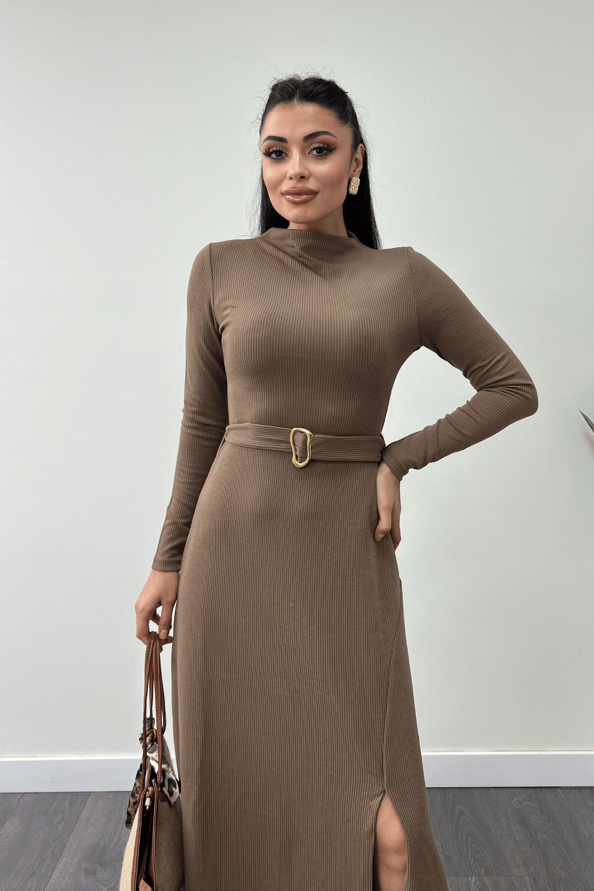 Triko Kumaş Kemer Detaylı Elbise - KAHVERENGİ