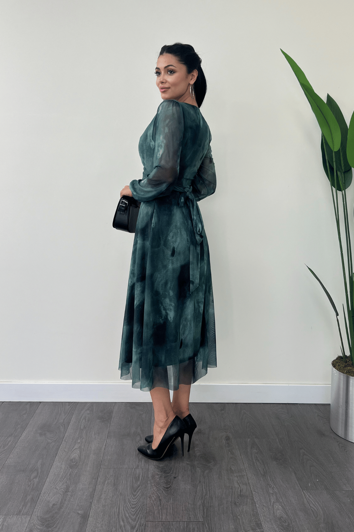 Tül Kumaş V Yaka Midi Elbise - TURKUAZ