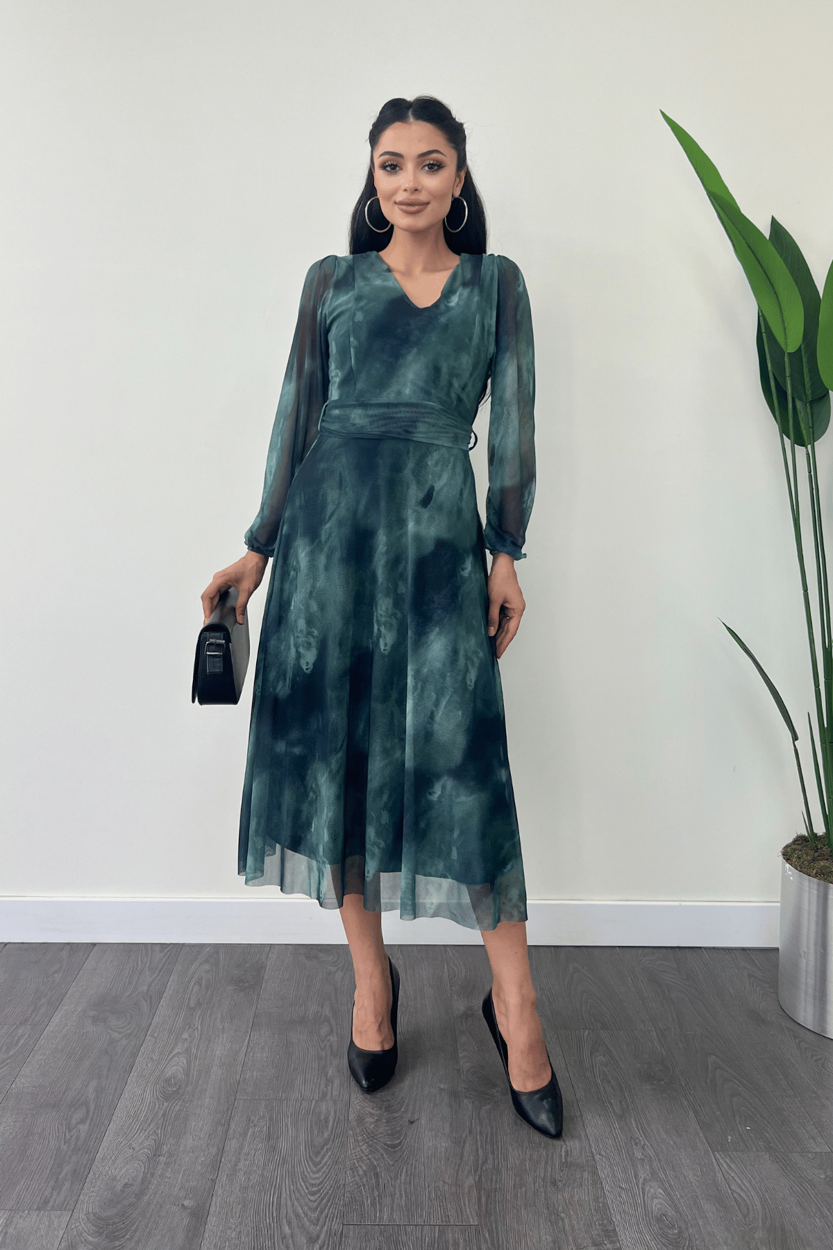 Tül Kumaş V Yaka Midi Elbise - TURKUAZ