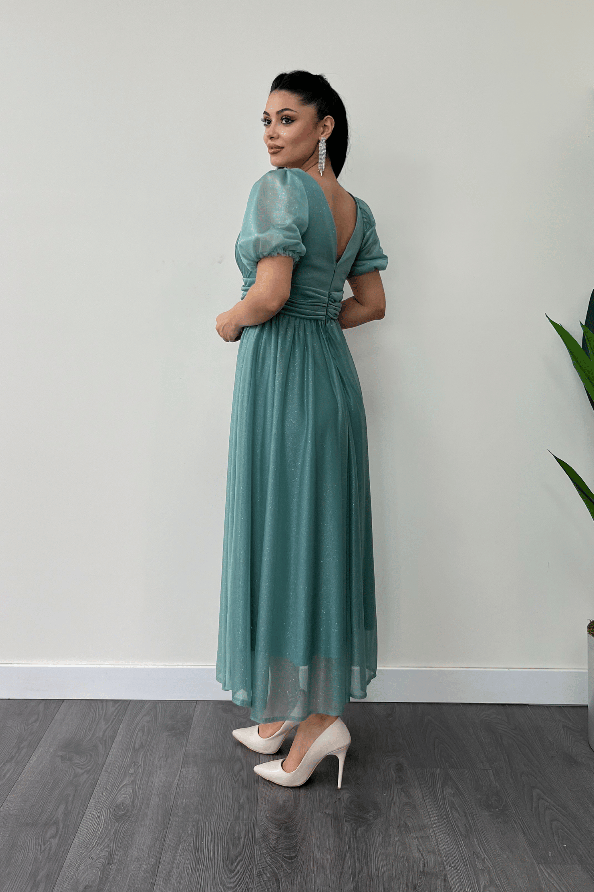 Tül Simli Kumaş Büzgü Detaylı Midi Elbise - MİNT YEŞİLİ