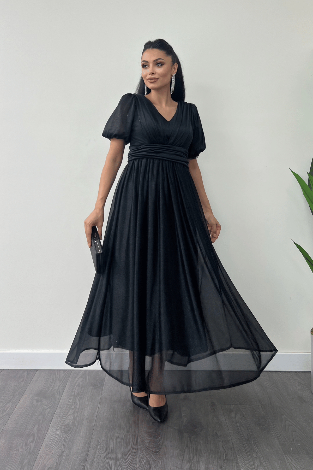 Tül Simli Kumaş Büzgü Detaylı Midi Elbise - SİYAH