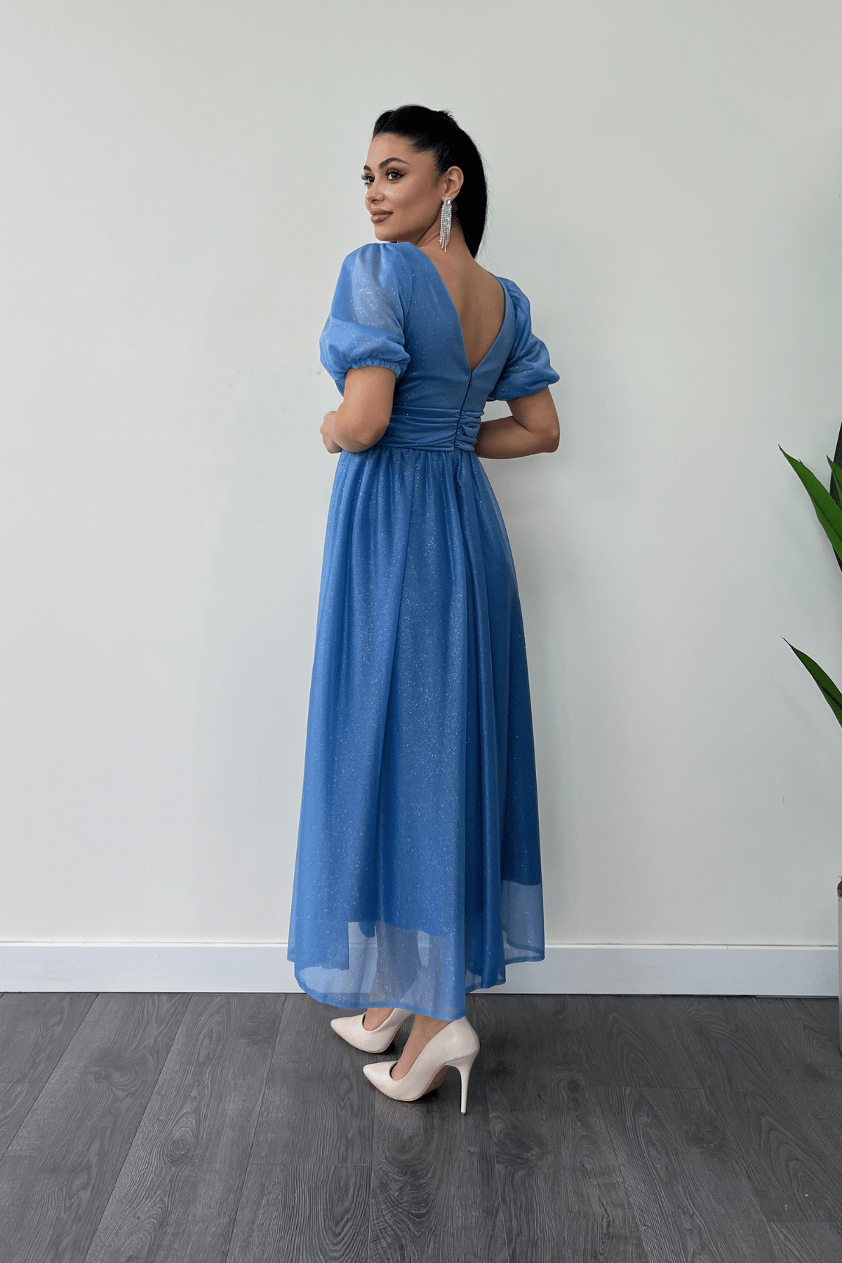 Tül Simli Kumaş Büzgü Detaylı Midi Elbise - İNDİGO