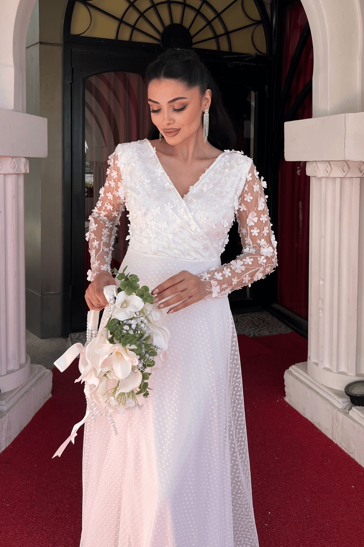 Üç Boyutlu Çiçekli Elbise - BEYAZ