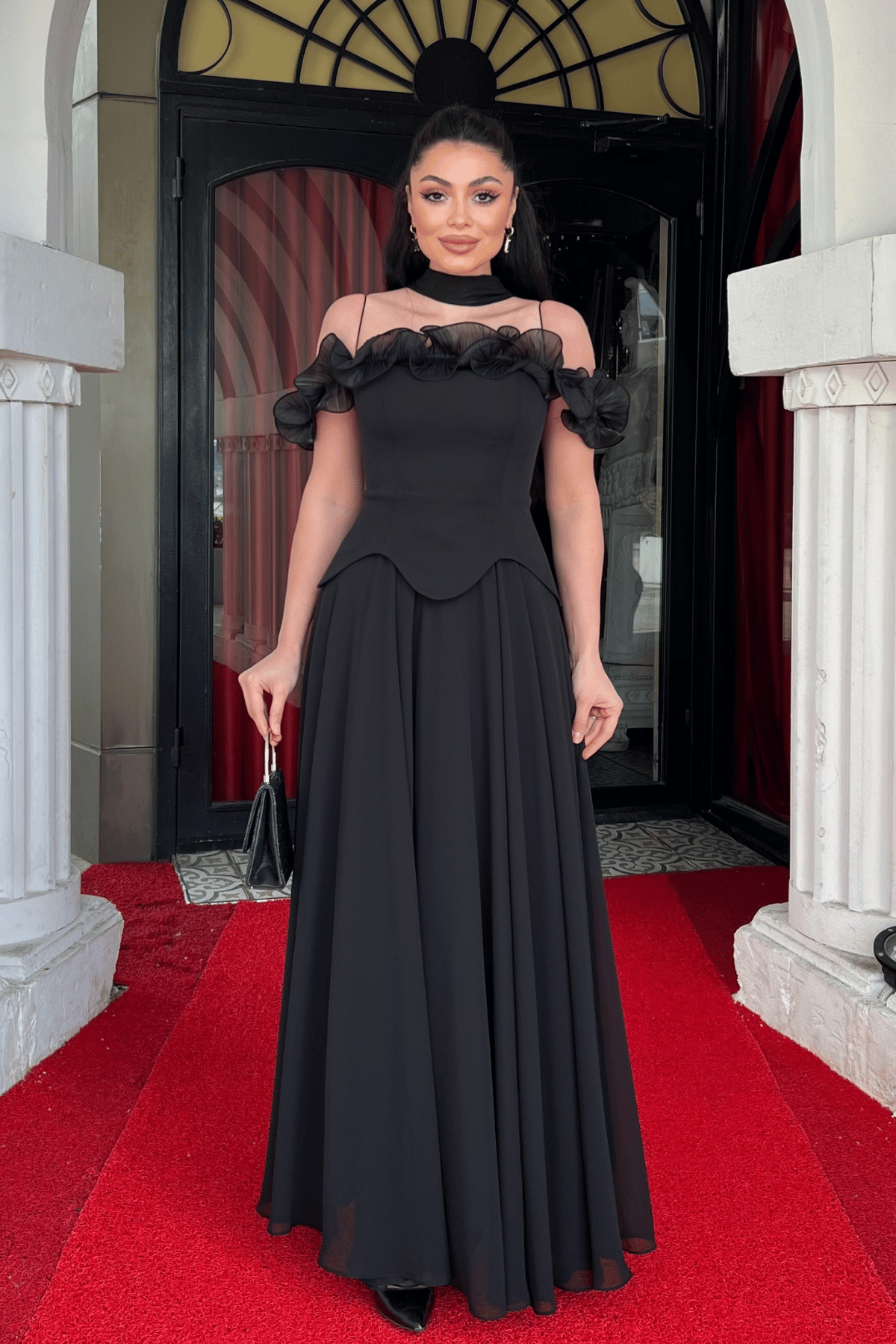 Üst Atlas Kumaş Alt Şifon Şal Detaylı Elbise - SİYAH