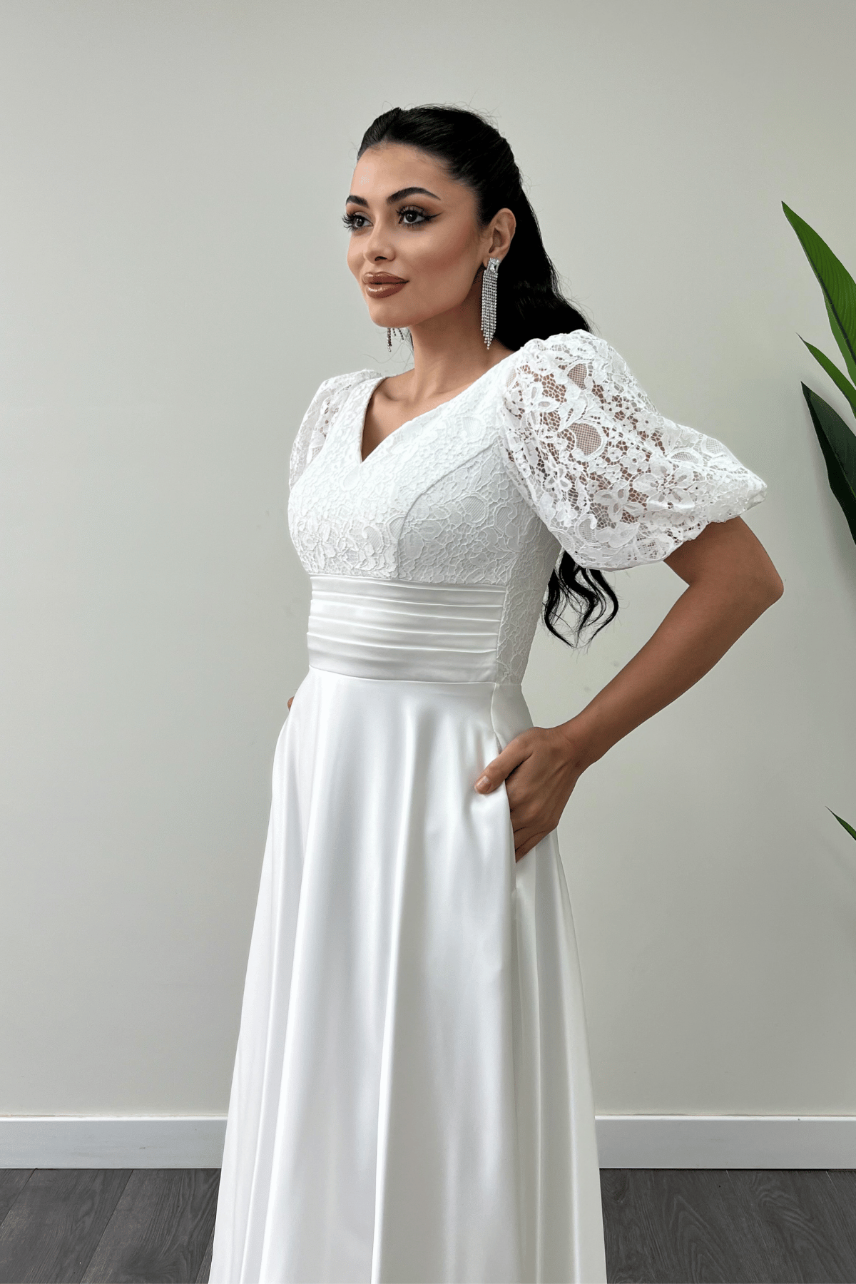 Üst Dantel Alt Saten Detaylı Midi Elbise - BEYAZ