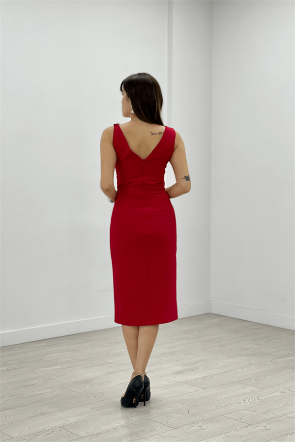 Atlas Kumaş Aksesuar Detaylı Abiye Elbise - KIRMIZI