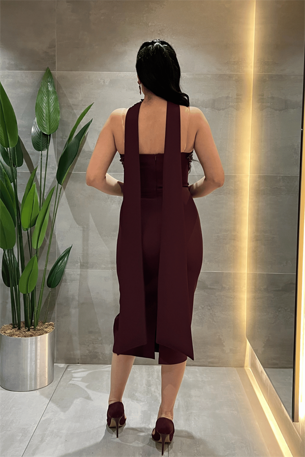 Atlas Kumaş Degaje Yakalı Eldiven Detaylı Kalem Elbise - BORDO