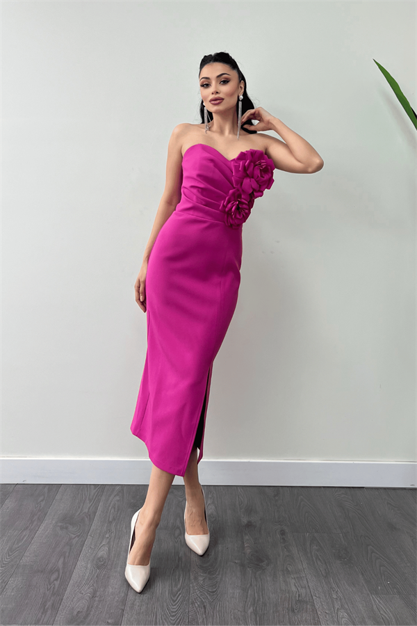 Atlas Kumaş Gül Detaylı Straplez Kalem Elbise - FUŞYA