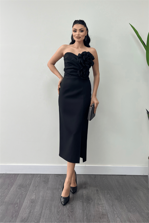 Atlas Kumaş Gül Detaylı Straplez Kalem Elbise - SİYAH