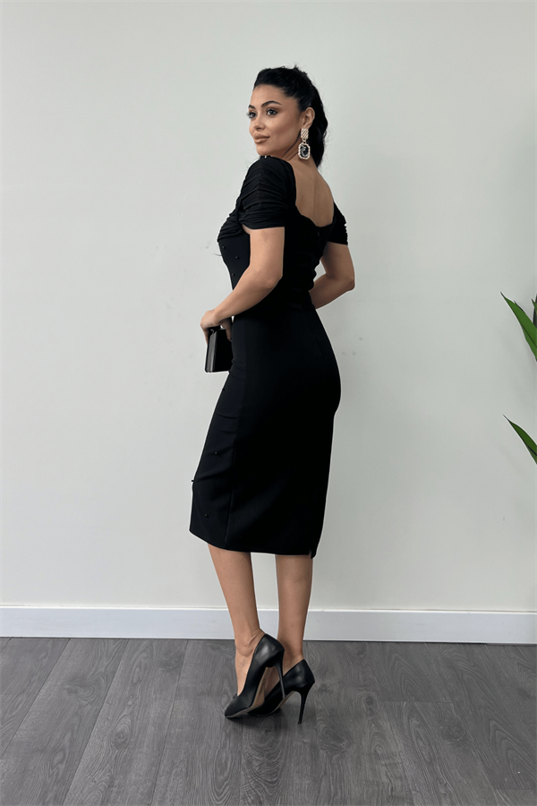 Atlas Kumaş İnci Detaylı Düşük Yaka Abiye Elbise - SİYAH