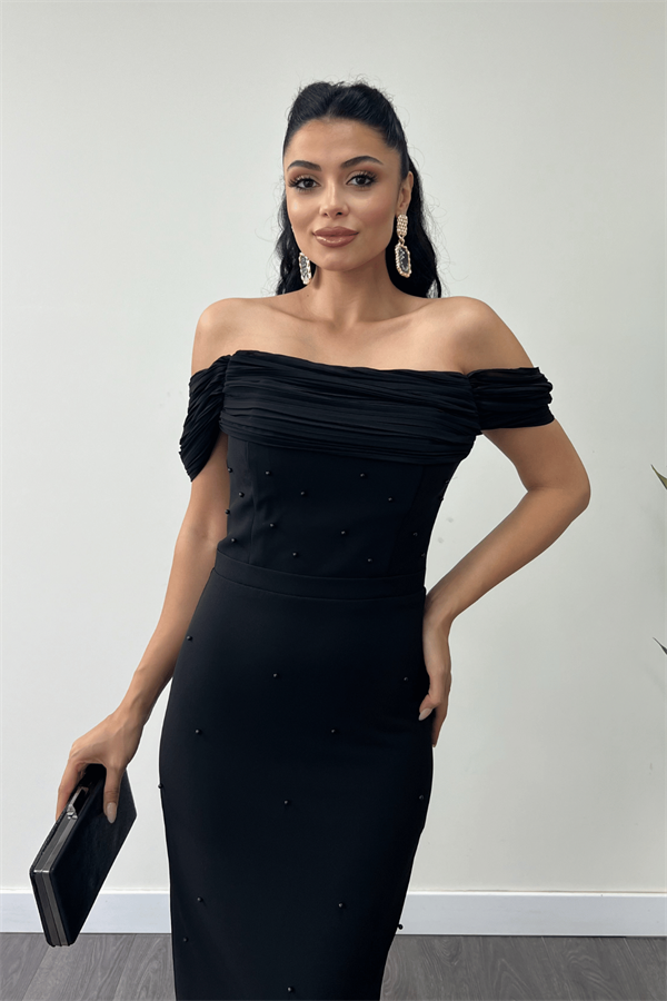 Atlas Kumaş İnci Detaylı Düşük Yaka Abiye Elbise - SİYAH