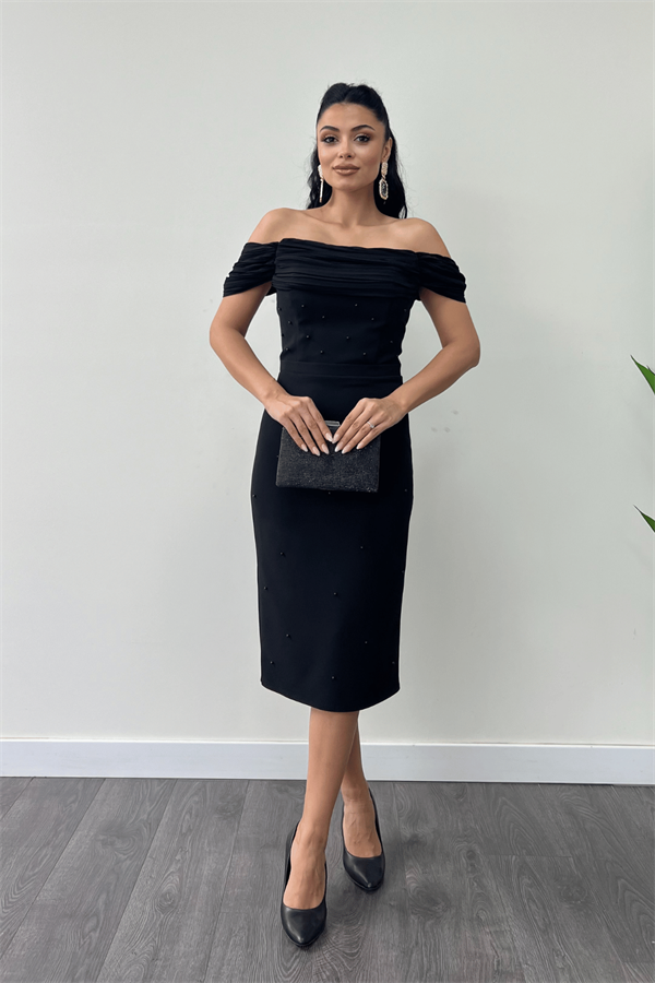 Atlas Kumaş İnci Detaylı Düşük Yaka Abiye Elbise - SİYAH