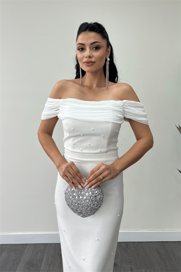 Atlas Kumaş İnci Detaylı Düşük Yaka Abiye Elbise - BEYAZ