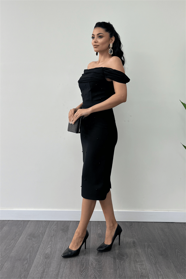 Atlas Kumaş İnci Detaylı Düşük Yaka Abiye Elbise - SİYAH