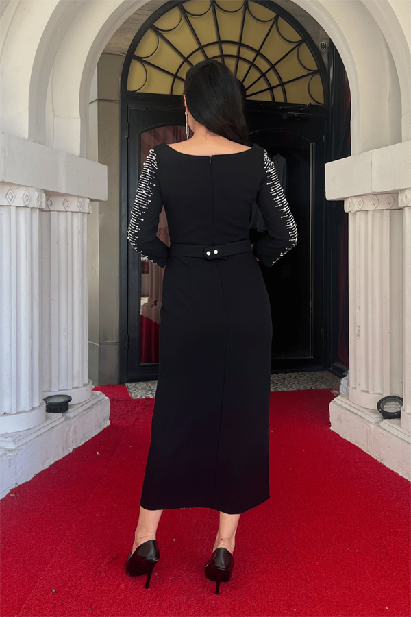 Atlas Kumaş Kolları Taş Detaylı Kalem Elbise - SİYAH