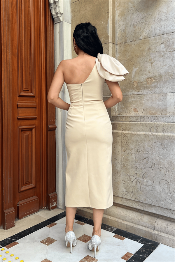 Atlas Kumaş Omuz Organze Detaylı Kalem Elbise - BEJ