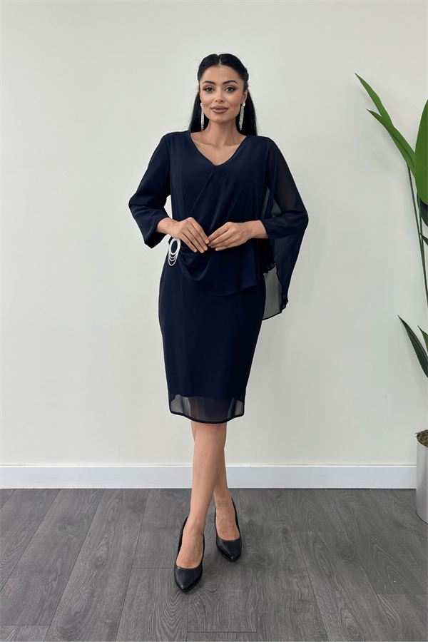 Atlas Kumaş Şifon Broş Detaylı Kalem Elbise - LACİVERT