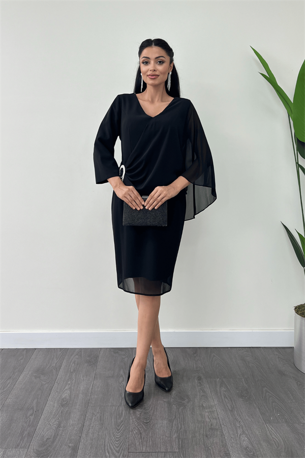 Atlas Kumaş Şifon Broş Detaylı Kalem Elbise - SİYAH