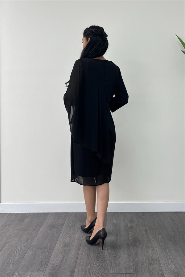 Atlas Kumaş Şifon Broş Detaylı Kalem Elbise - SİYAH