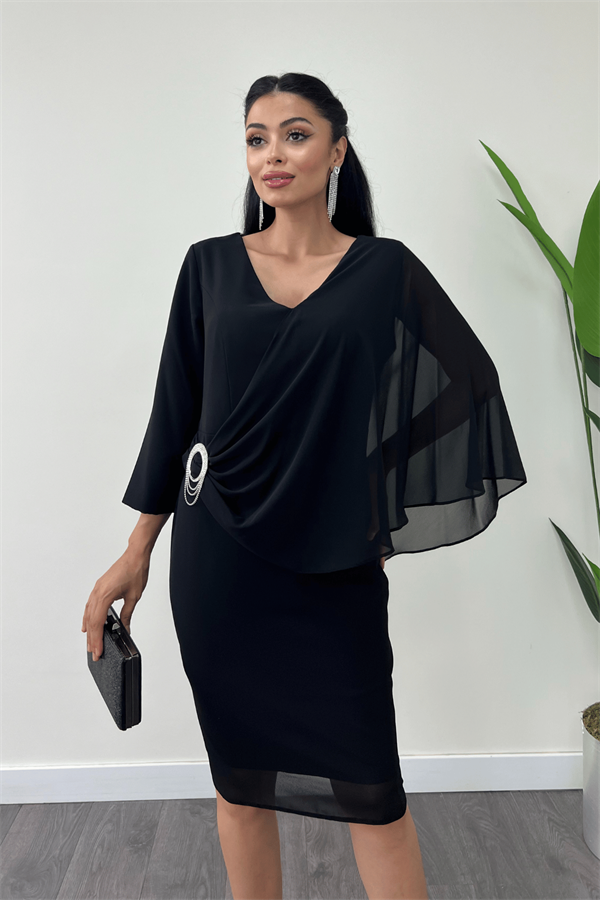 Atlas Kumaş Şifon Broş Detaylı Kalem Elbise - SİYAH
