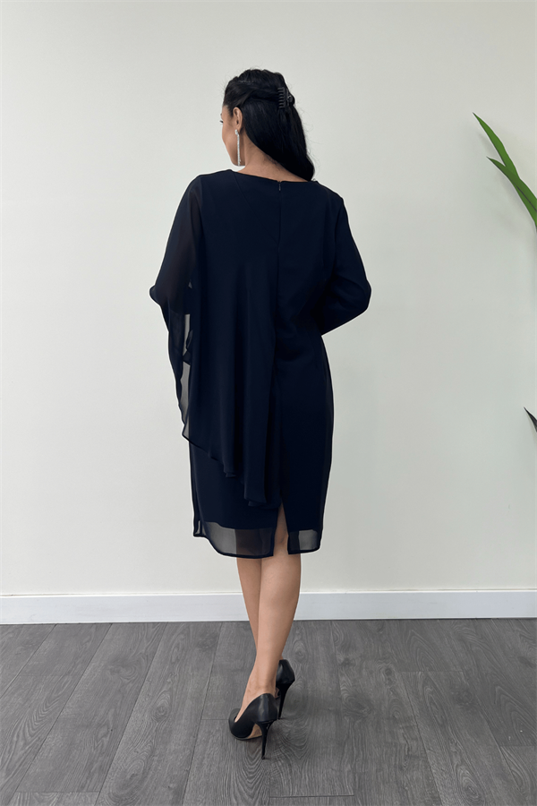 Atlas Kumaş Şifon Broş Detaylı Kalem Elbise - LACİVERT