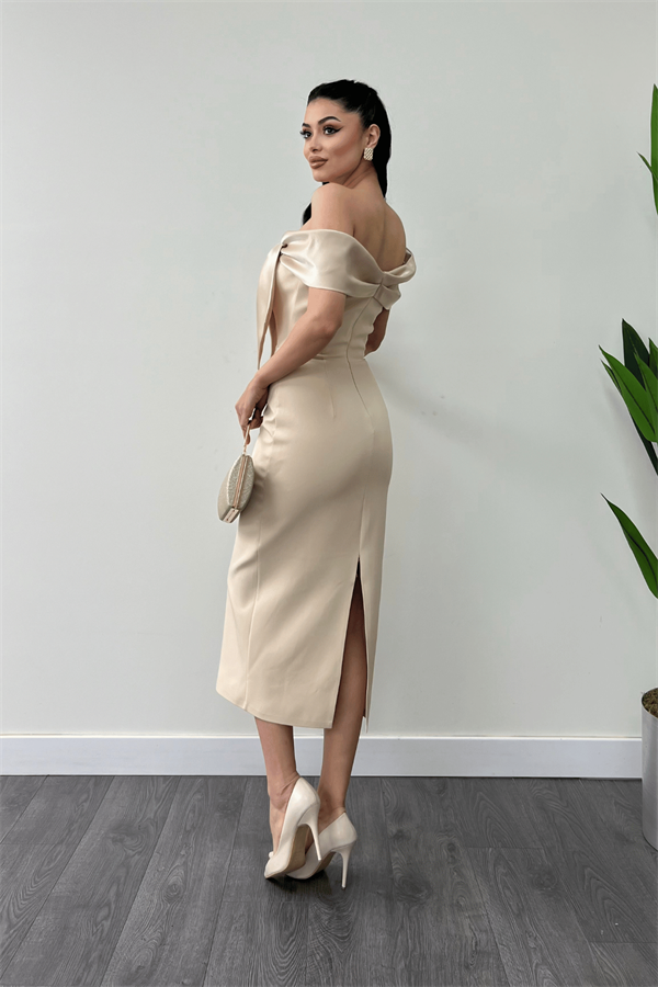 Atlas Kumaş Yakası Kurdale Detaylı Kalem Elbise - KREM