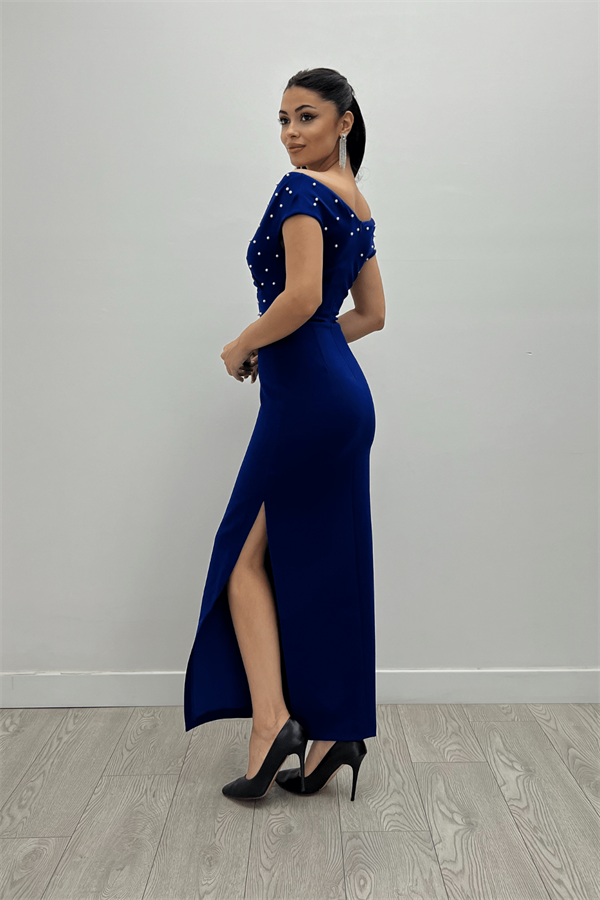 Babel Kumaş Kayık Yaka İnci Detaylı Kalem Elbise - SAKS MAVİ