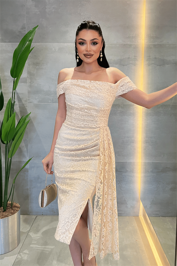 Dantel Kumaş Kayık Yaka Elbise - BEJ