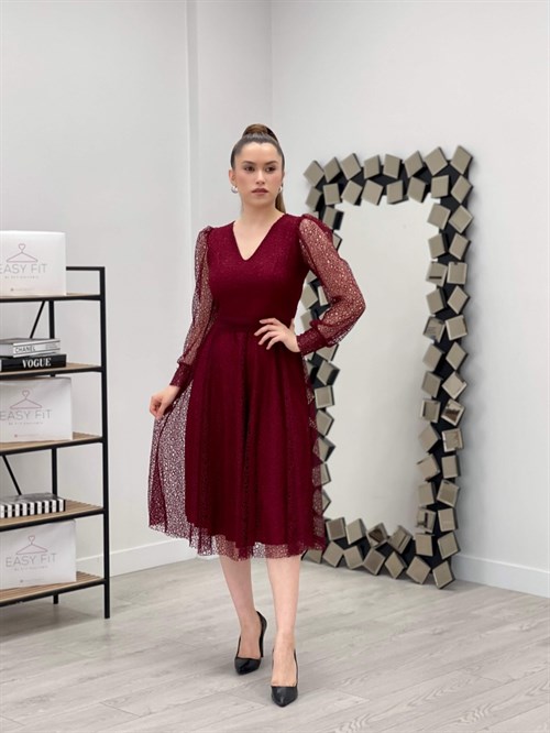 فستان متوسط الطول برقبة على شكل V من قماش الدانتيل - بورجوندي