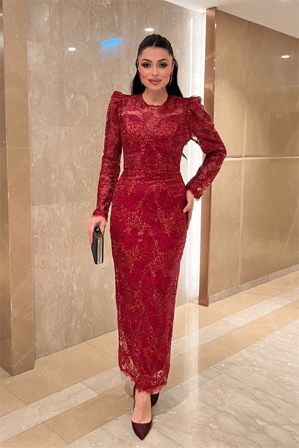 Dantelli Pullu Kumaş Sırt Detaylı Kalem Elbise - KIRMIZI