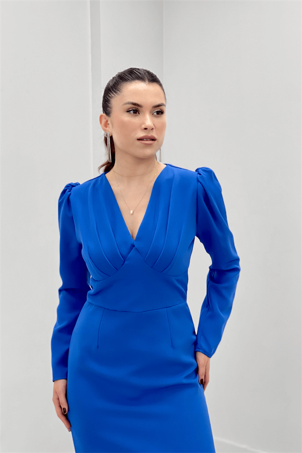 Double Kumaş V Yaka Kolları Tüy Detaylı Kalem Abiye Elbise - SAKS MAVİ