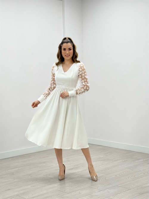 Double Kumaş Kolları 3 Boyutlu Çiçekli Elbise - Beyaz