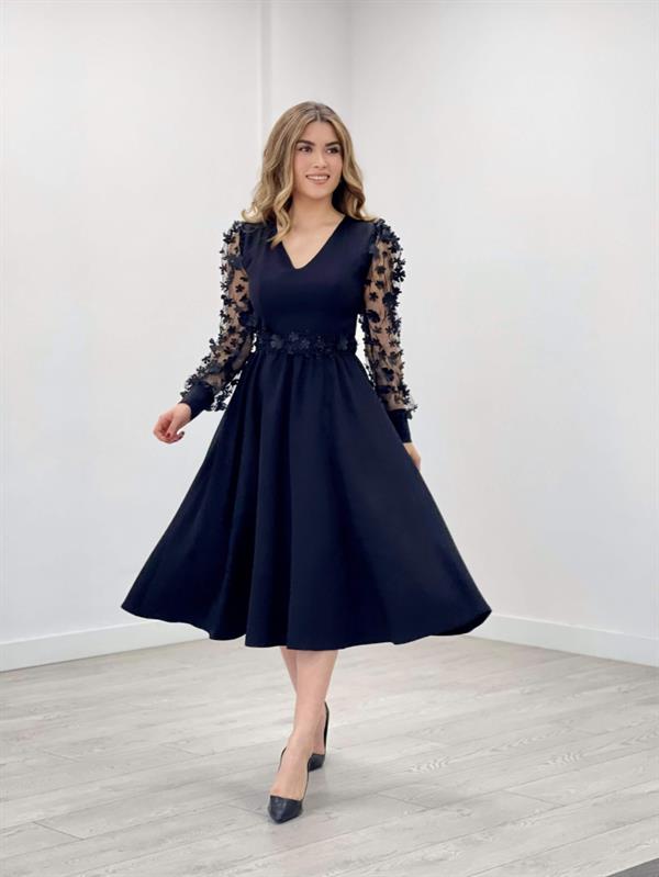 Double Kumaş Kolları 3 Boyutlu Çiçekli Elbise - Siyah