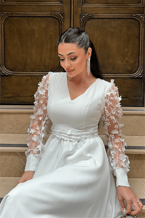 Double Kumaş Kolları 3 Boyutlu Çiçekli Elbise - Beyaz