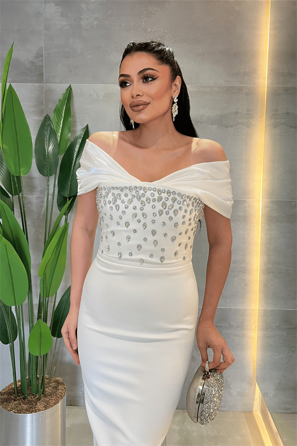 Double Kumaş Taş Detaylı Kayık Yaka Kalem Elbise - BEYAZ