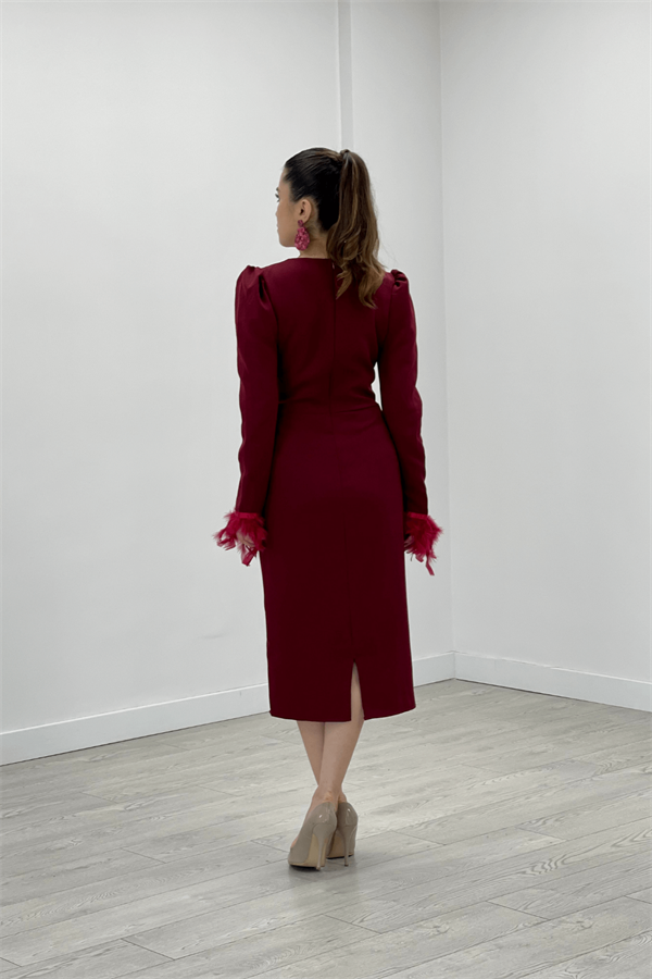 Double Kumaş V Yaka Kolları Tüy Detaylı Kalem Abiye Elbise - BORDO