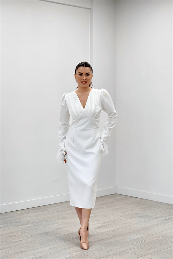 Double Kumaş V Yaka Kolları Tüy Detaylı Kalem Abiye Elbise - BEYAZ