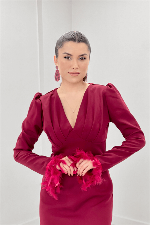 Double Kumaş V Yaka Kolları Tüy Detaylı Kalem Abiye Elbise - BORDO