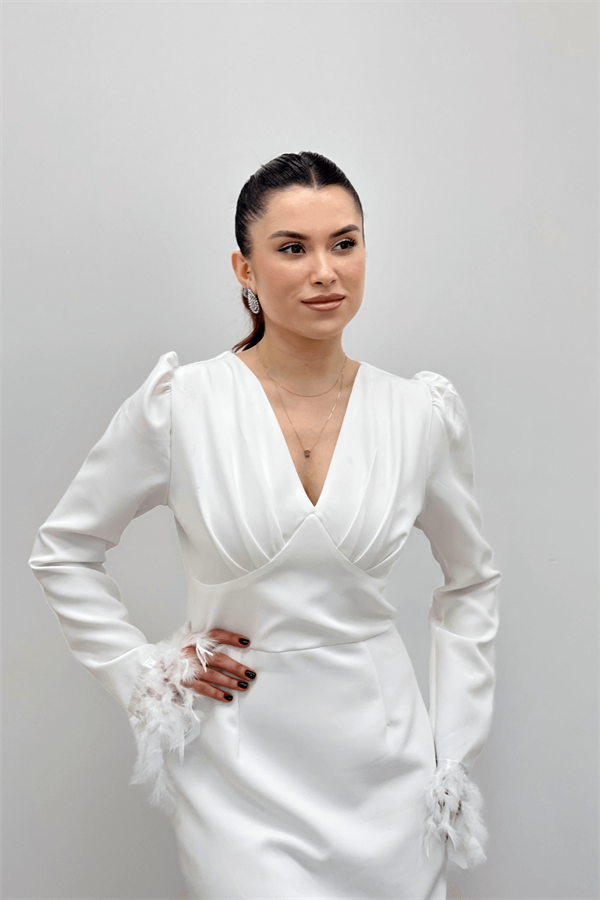Double Kumaş V Yaka Kolları Tüy Detaylı Kalem Abiye Elbise - BEYAZ