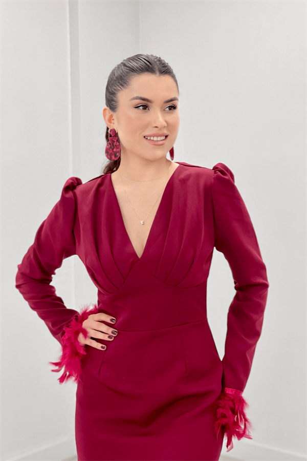 Double Kumaş V Yaka Kolları Tüy Detaylı Kalem Abiye Elbise - BORDO