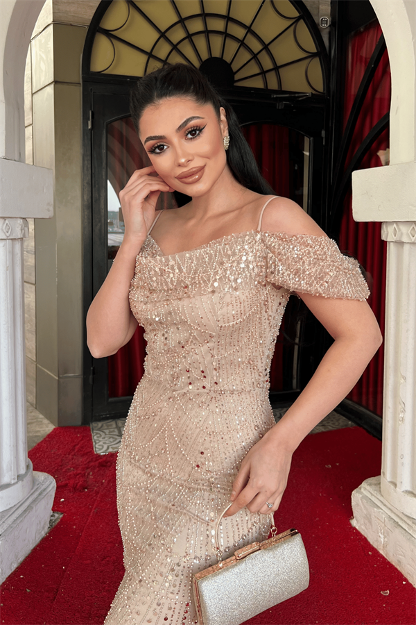 Full Boncuk Kumaş Kayık Yaka Balık Abiye Elbise - GOLD