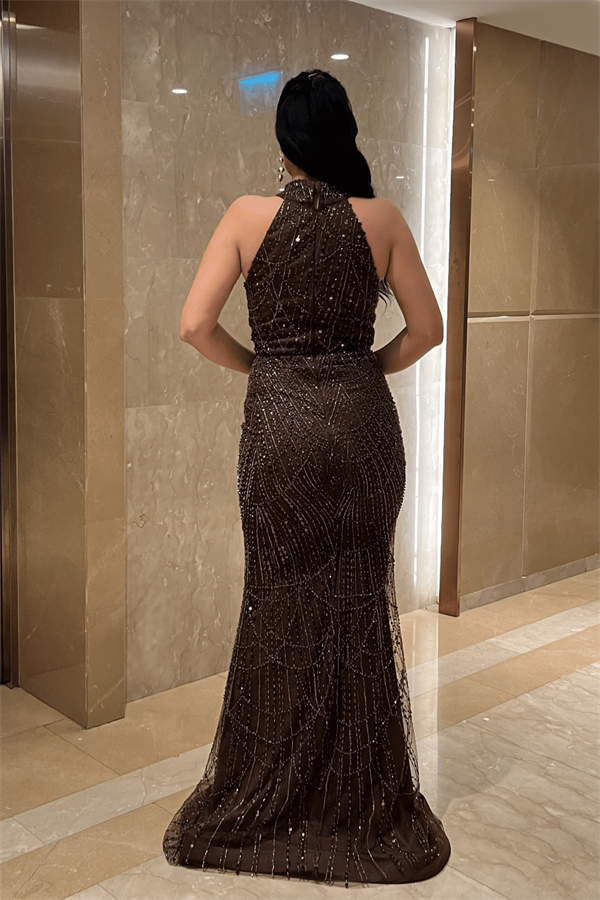 Full Boncuklu Kumaş Boyundan Bağlamalı Abiye Elbise - KAHVERENGİ