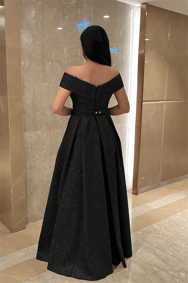 Jakar Kumaş Kayık Kaya Prenses Elbise - SİYAH