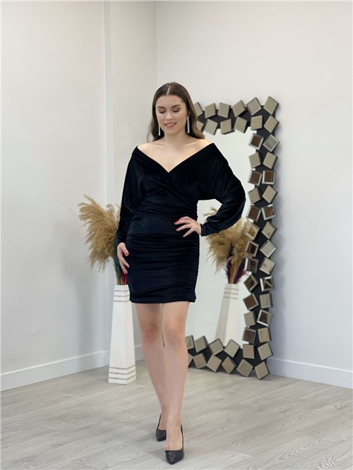 Velvet Gathering Detailed Dress - Black