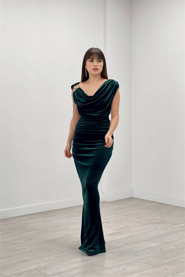 Kadife Kumaş Degaje Yaka Balık Elbise - ZÜMRÜT YEŞİL