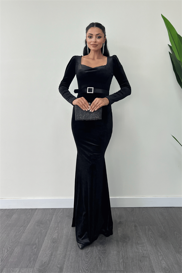 فستان سمكي من قماش مخملي بياقة قلب - أسود