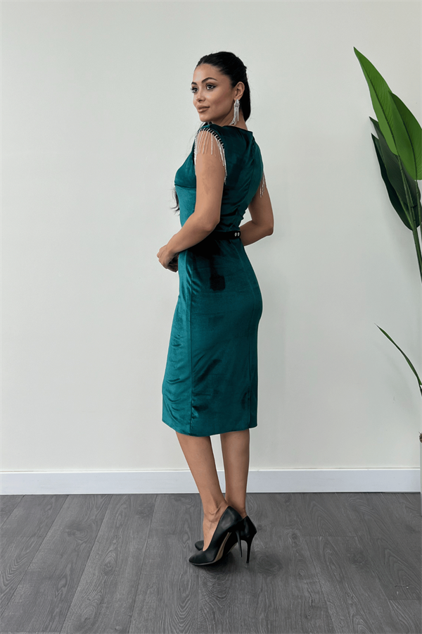 Kadife Kumaş Omuz Püsküllü Kalem Elbise - ZÜMRÜT YEŞİL