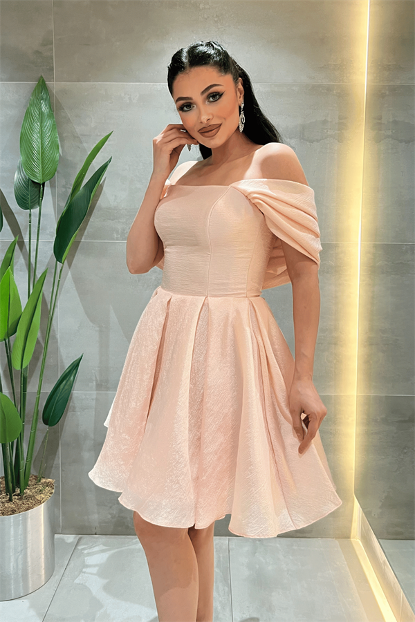 Kraşlı Kumaş Kayık Yaka Mini Elbise - PUDRA