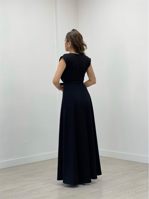 أسود - فستان بياقة من قماش الكريب